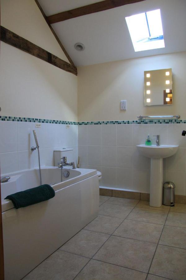 The Granary Self Catering Cottage Shrewsbury Buitenkant foto